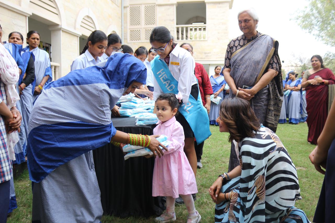 H.H. Maharani Priyadarshini Raje Scindia distributed sanitary napkins made by  SKVians